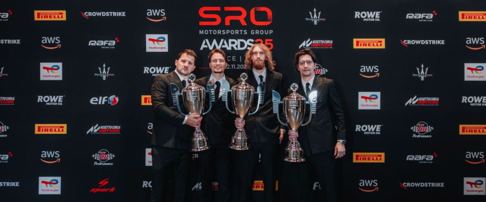 FOTOGALERIE: Poháry pro vítěze GT2.&nbsp;Mičánek Motorsport v&nbsp;Benátkách slaví evropský titul