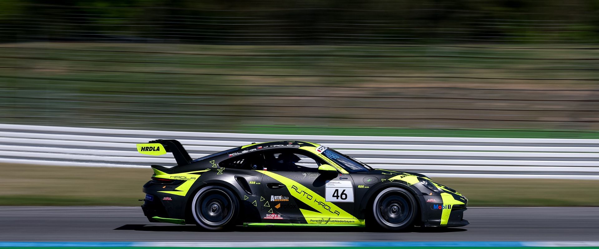 Bronzová odměna. Josef Hrdlička dostal na úvod sezony Porsche Sports Cup Deutschland velké povzbuzení
